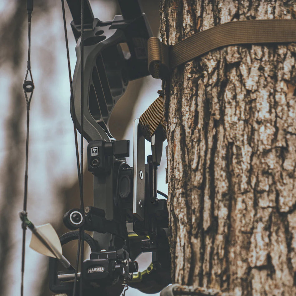 Latitude Fixed Bow Hanger