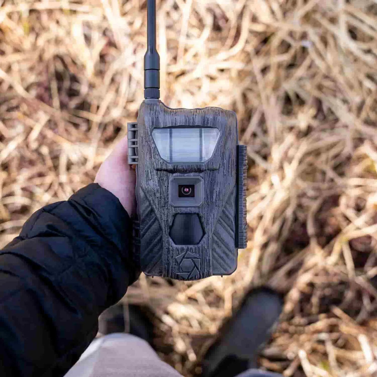 Stealth Cam Flashback White Flash Cellular Camera – Outdoor America