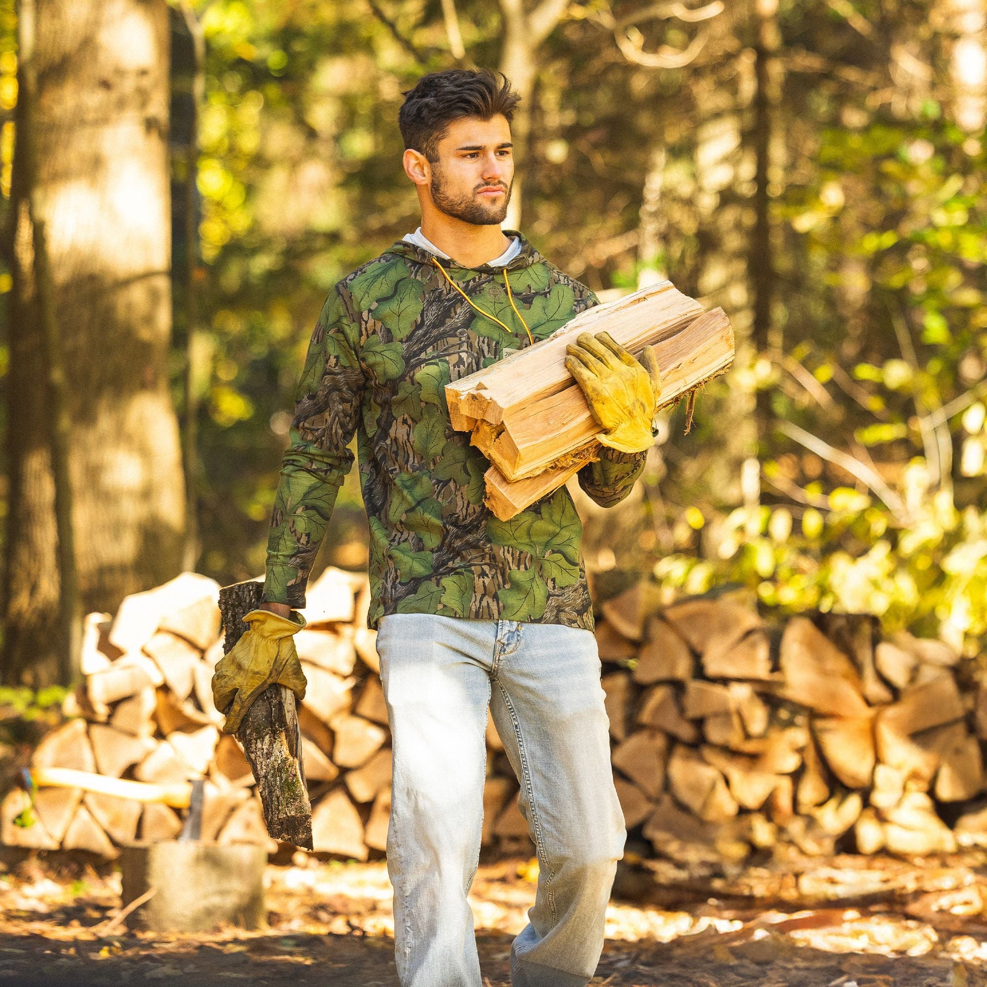Mossy Oak - Men's Flush Out Long Sleeve Hoodie - Lifestyle1