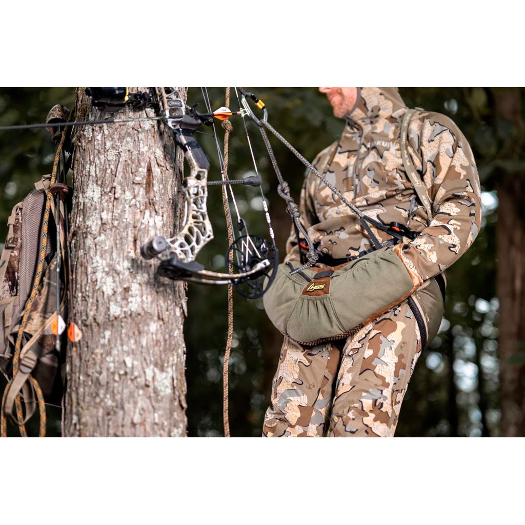 Hunter Safety System Saddle Muff - Lifestyle 2